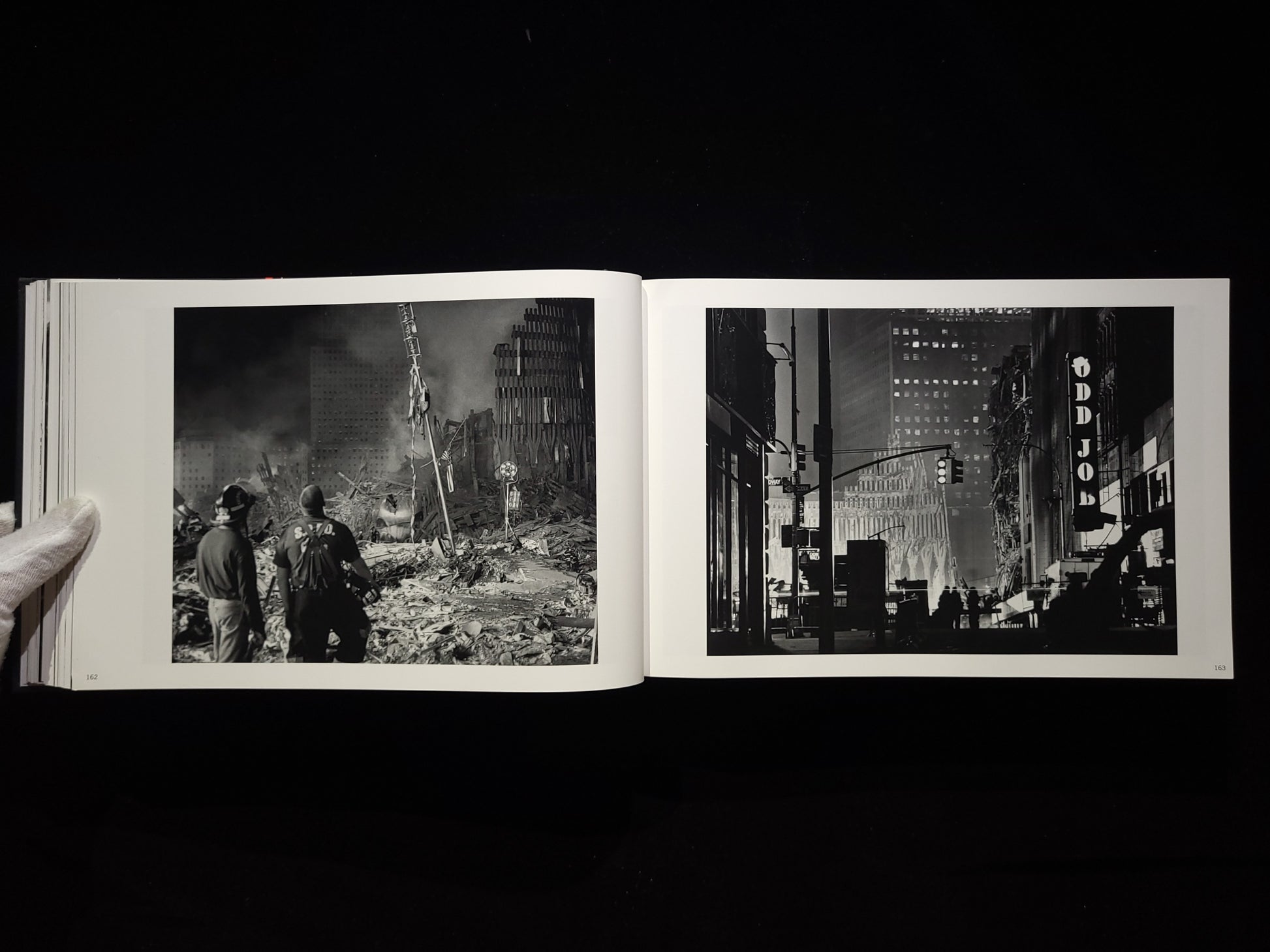 Here Is New York: A Democracy of Photographs Gilles Peress