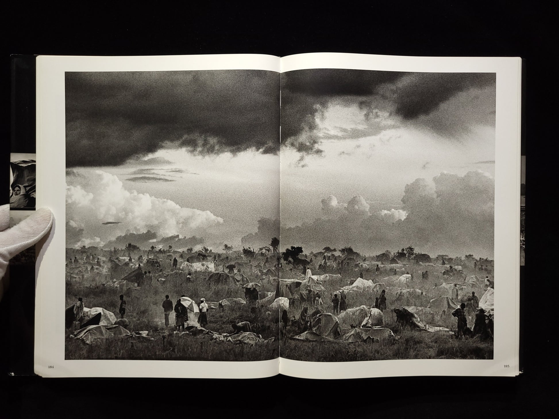 EXODES Sebastiao Salgado