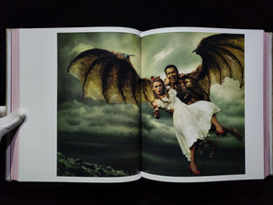 wonderland /  Annie Leibovitz