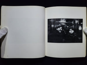 Many Are Called / Walker Evans 