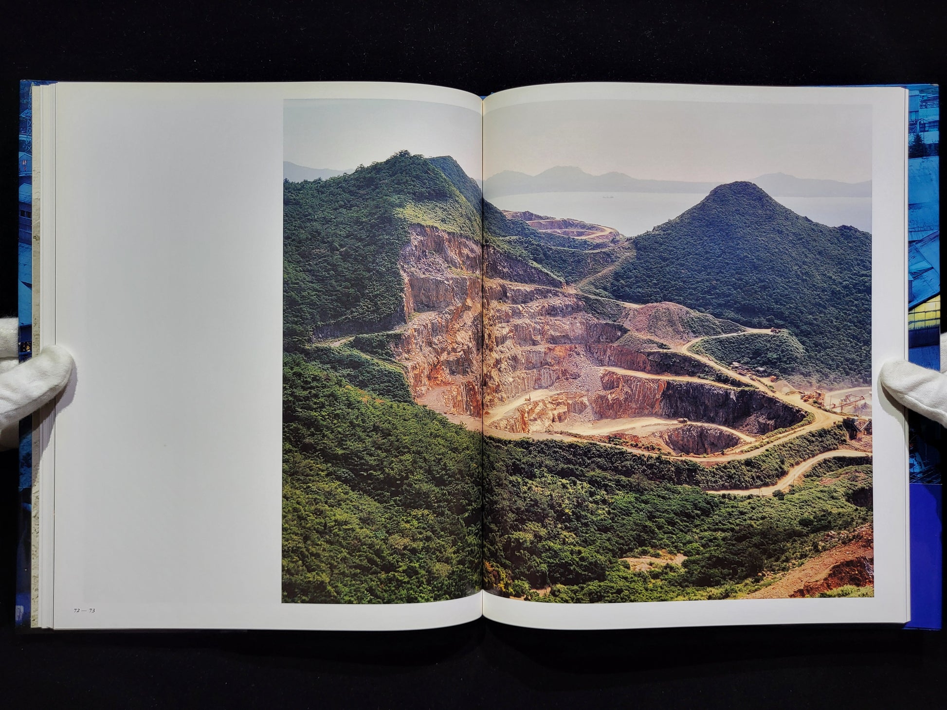 Lime Works / 畠山直哉