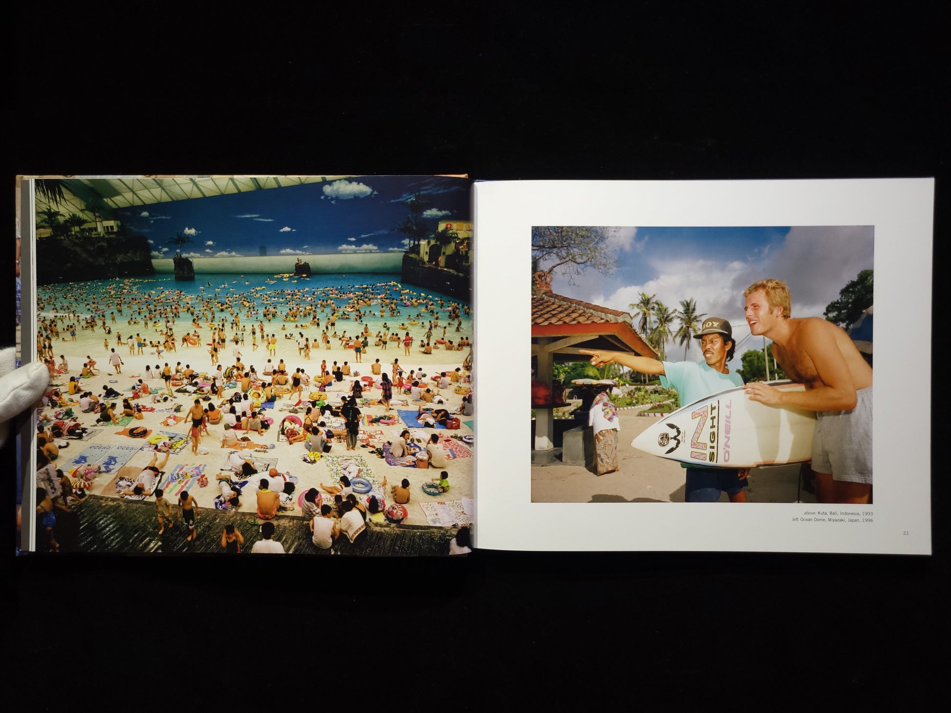 Small World / Martin Parr