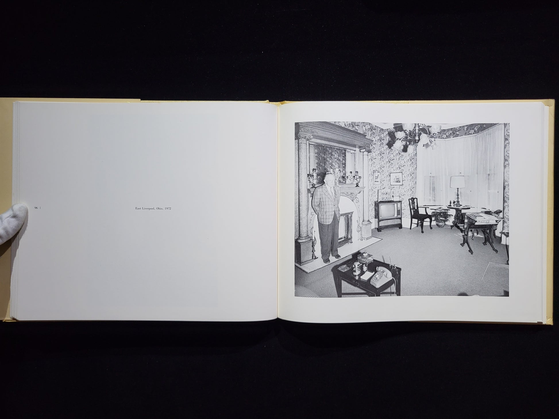 Interior America / Chauncey Hare