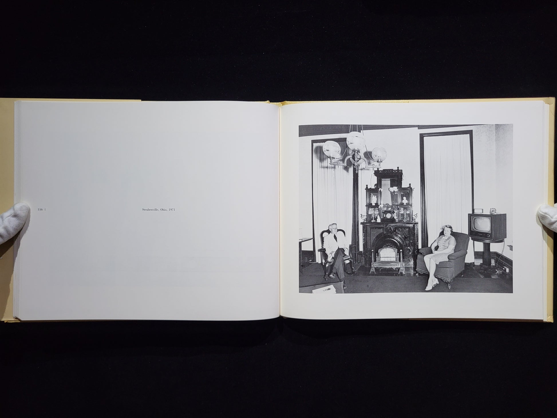 Interior America / Chauncey Hare