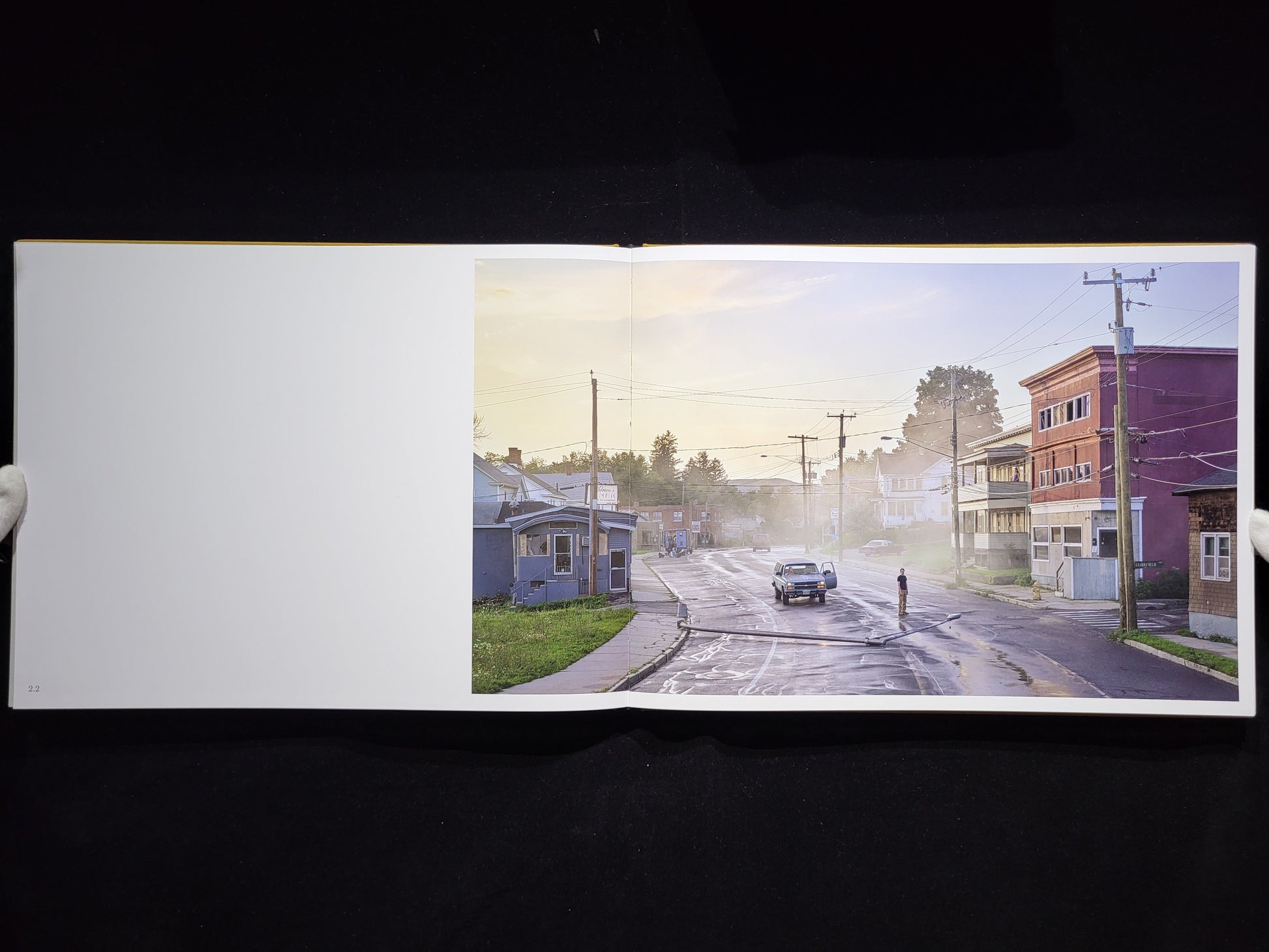 Alone Street / Gregory Crewdson