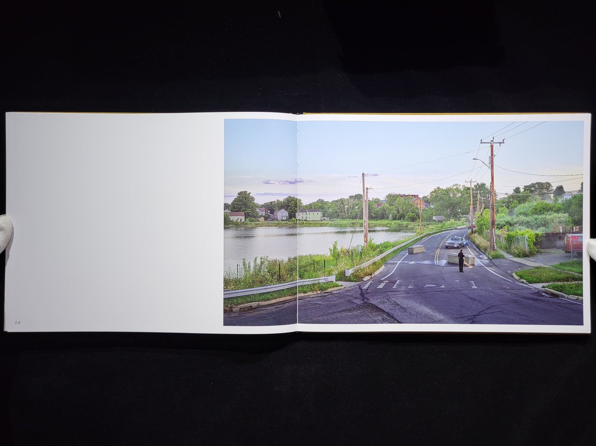 Alone Street / Gregory Crewdson