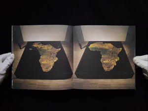 Let There Be Light: The Rwanda Project / IT IS Difficult Ten Years  / Alfredo Jaar