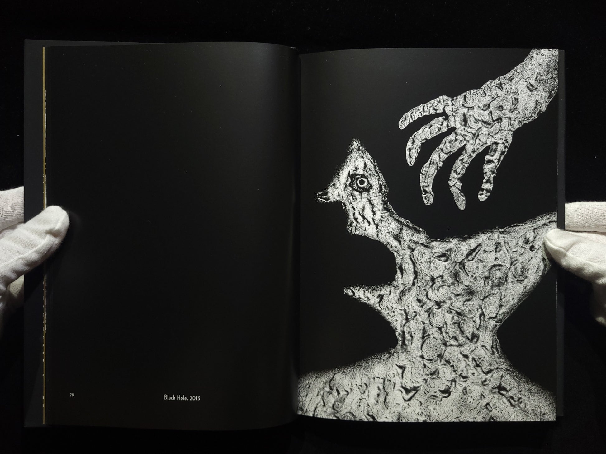 The Theatre of Apparitions / Roger Ballen
