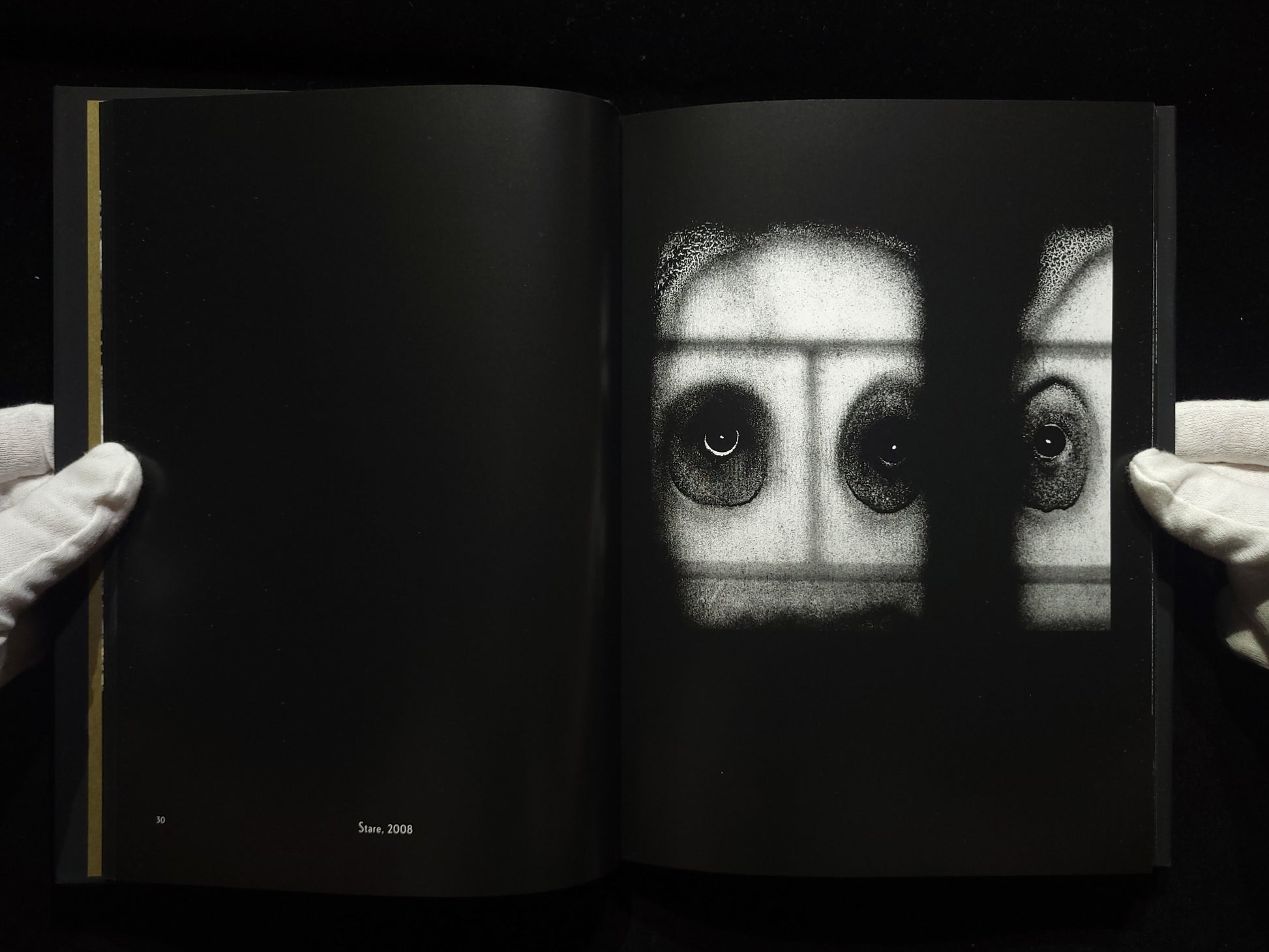 The Theatre of Apparitions / Roger Ballen