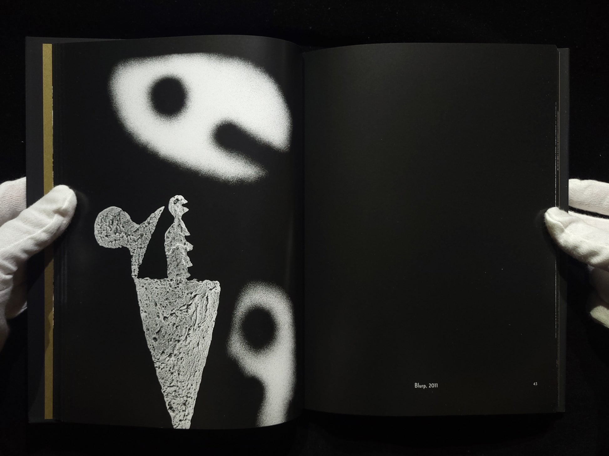 The Theatre of Apparitions / Roger Ballen
