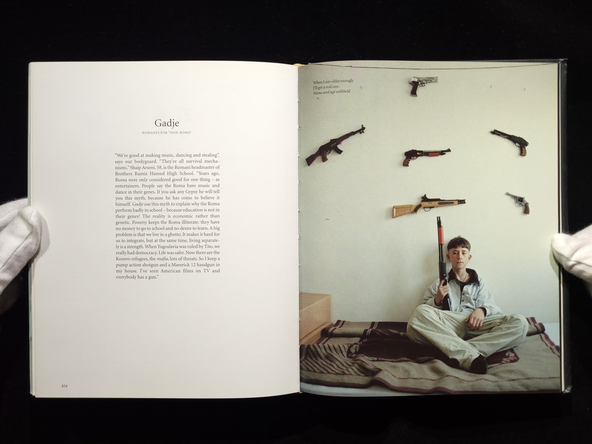 Ghetto / Adam Broomberg & Oliver Chanarin