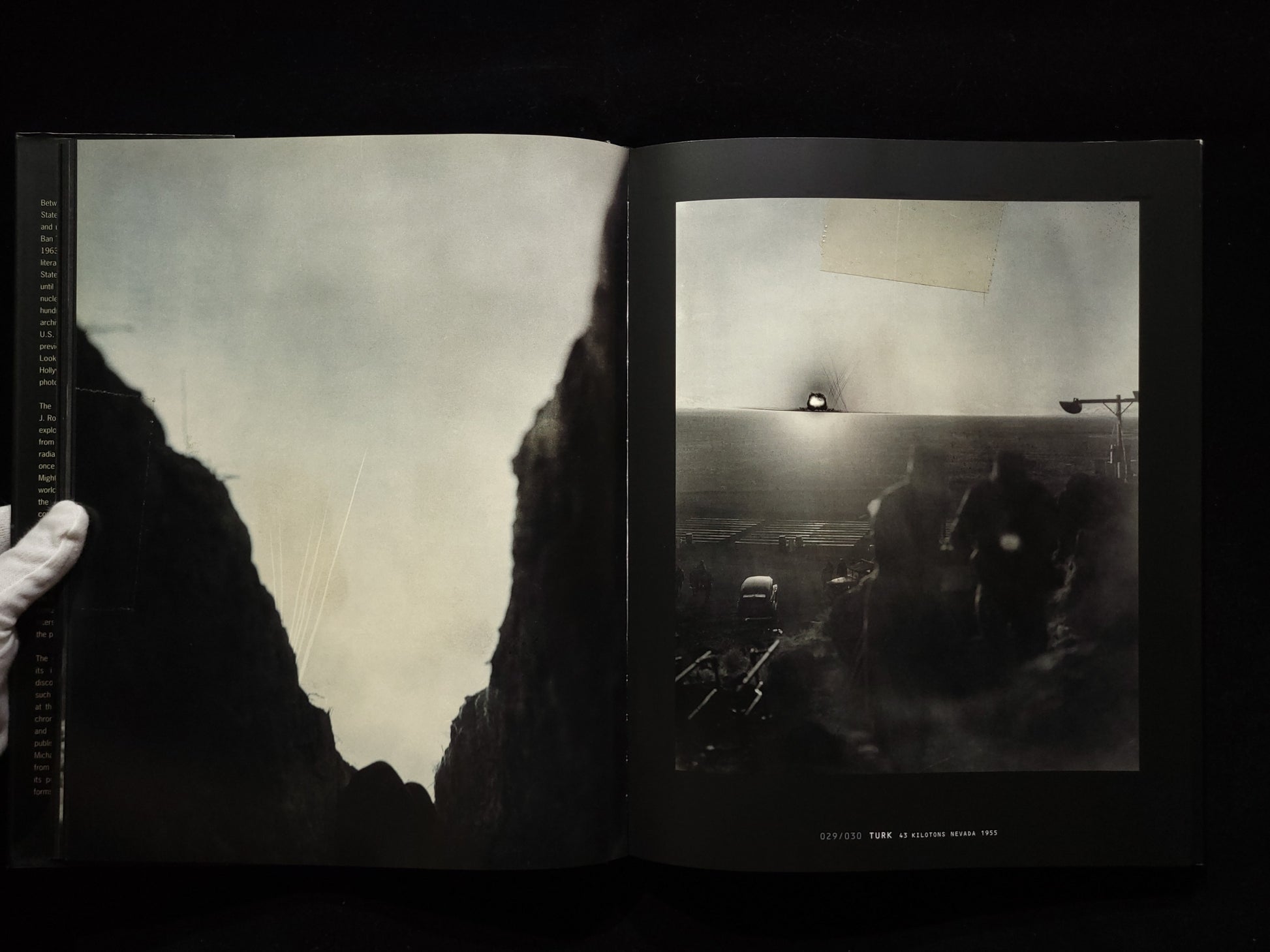 100 Suns / Michael Light 