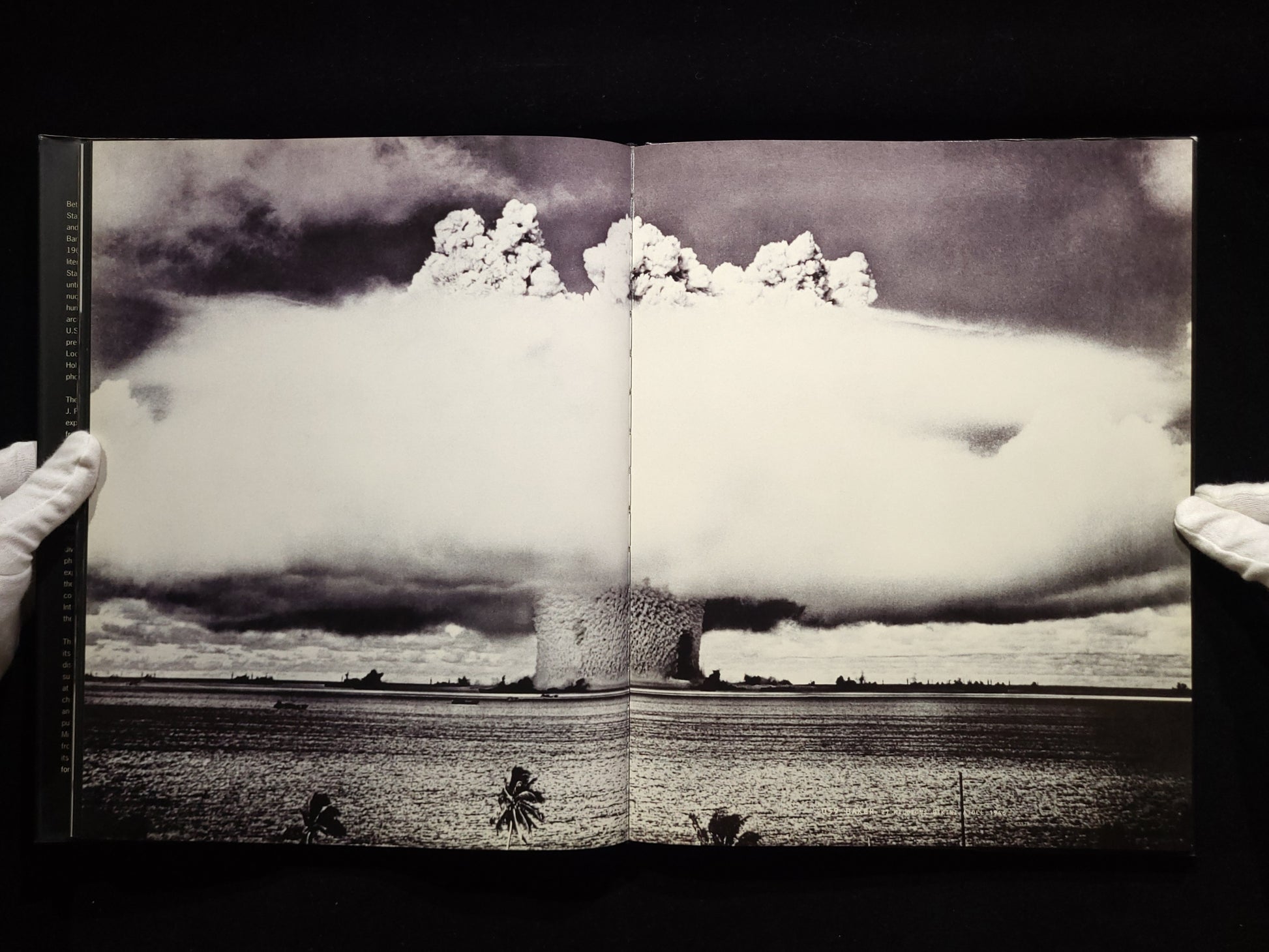 100 Suns / Michael Light 