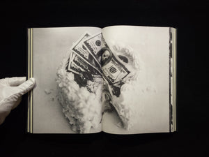On Mass Hysteria / Laia Abril