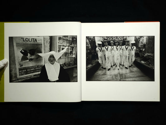 The Italians / Bruno Barbey 
