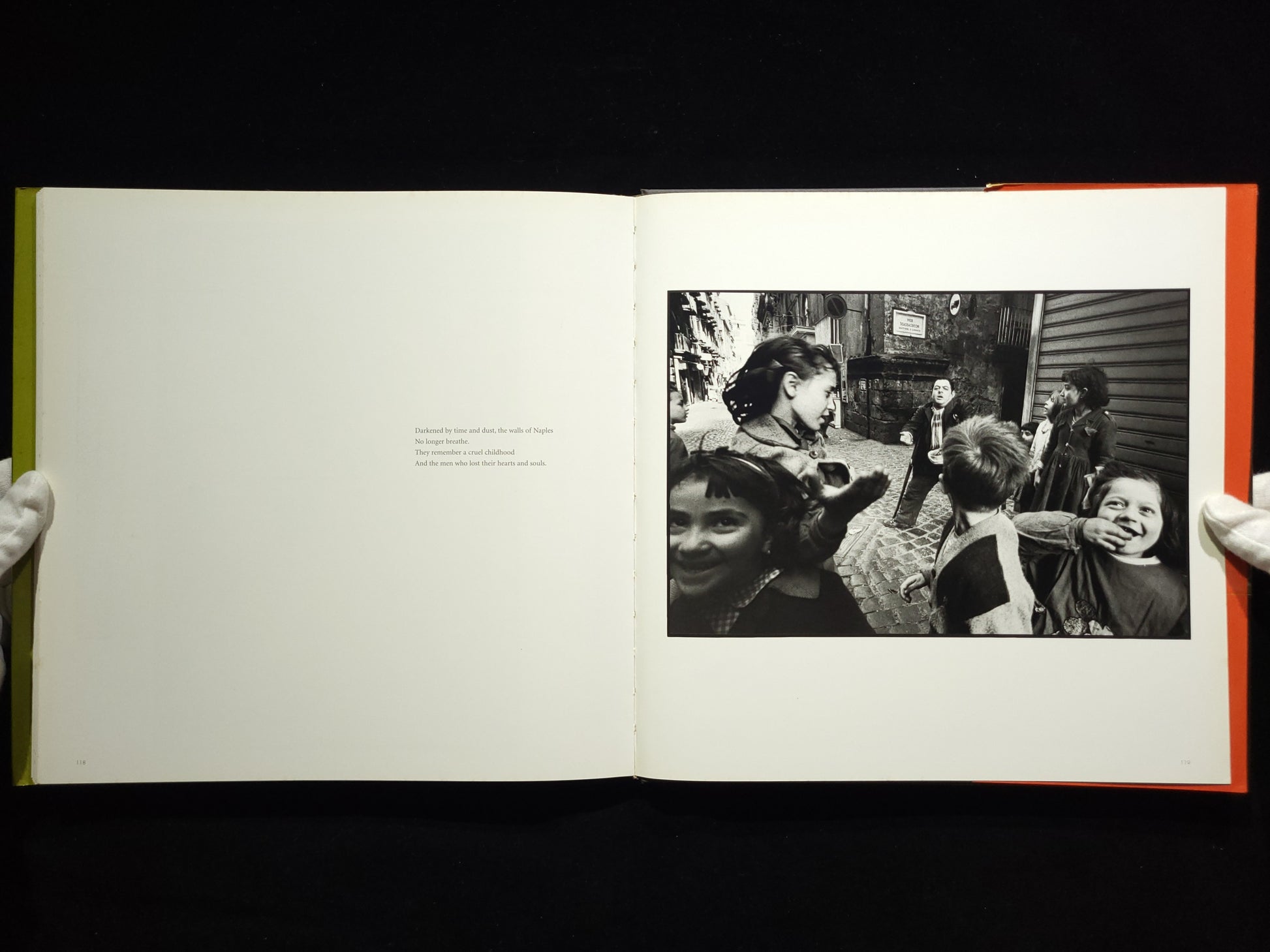 The Italians / Bruno Barbey 