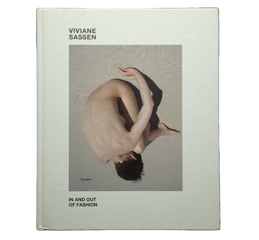 In And Out Of Fashion / Viviane Sassen