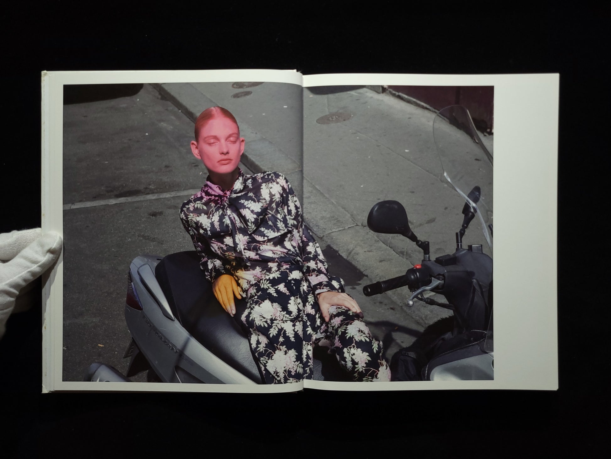 In And Out Of Fashion / Viviane Sassen