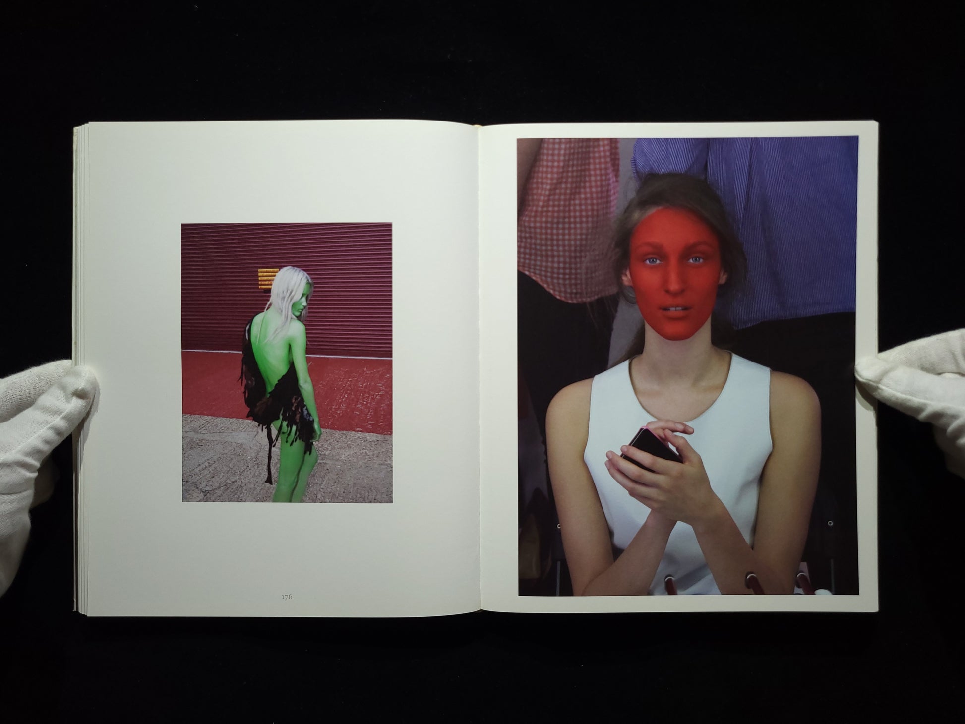 In And Out Of Fashion / Viviane Sassen