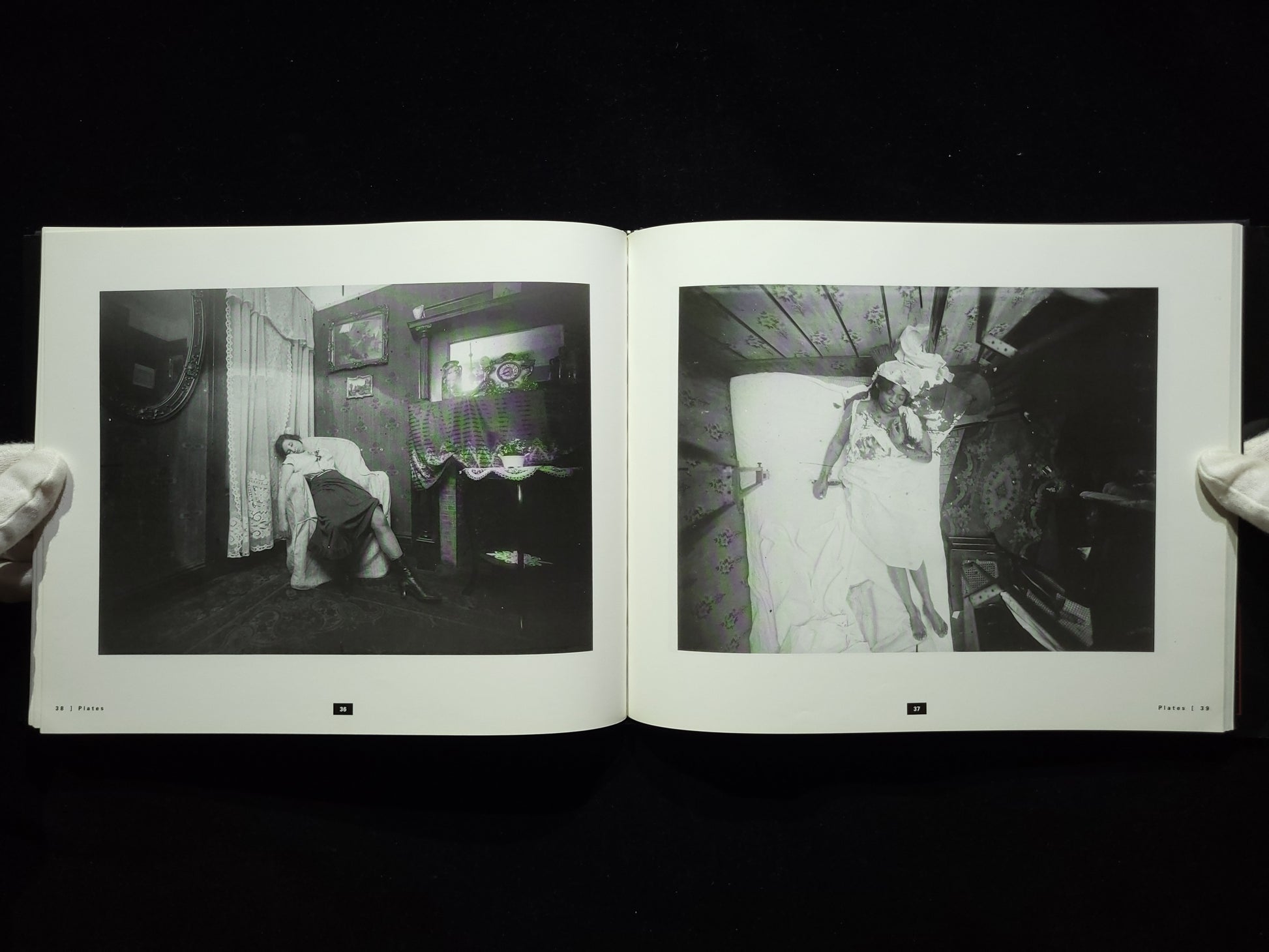 Evidence：NYPD Crime Scene  / Luc Sante