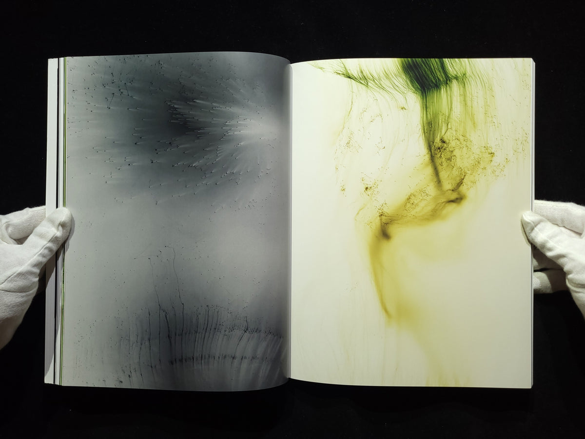 Truth Study Center / Wolfgang Tillmans