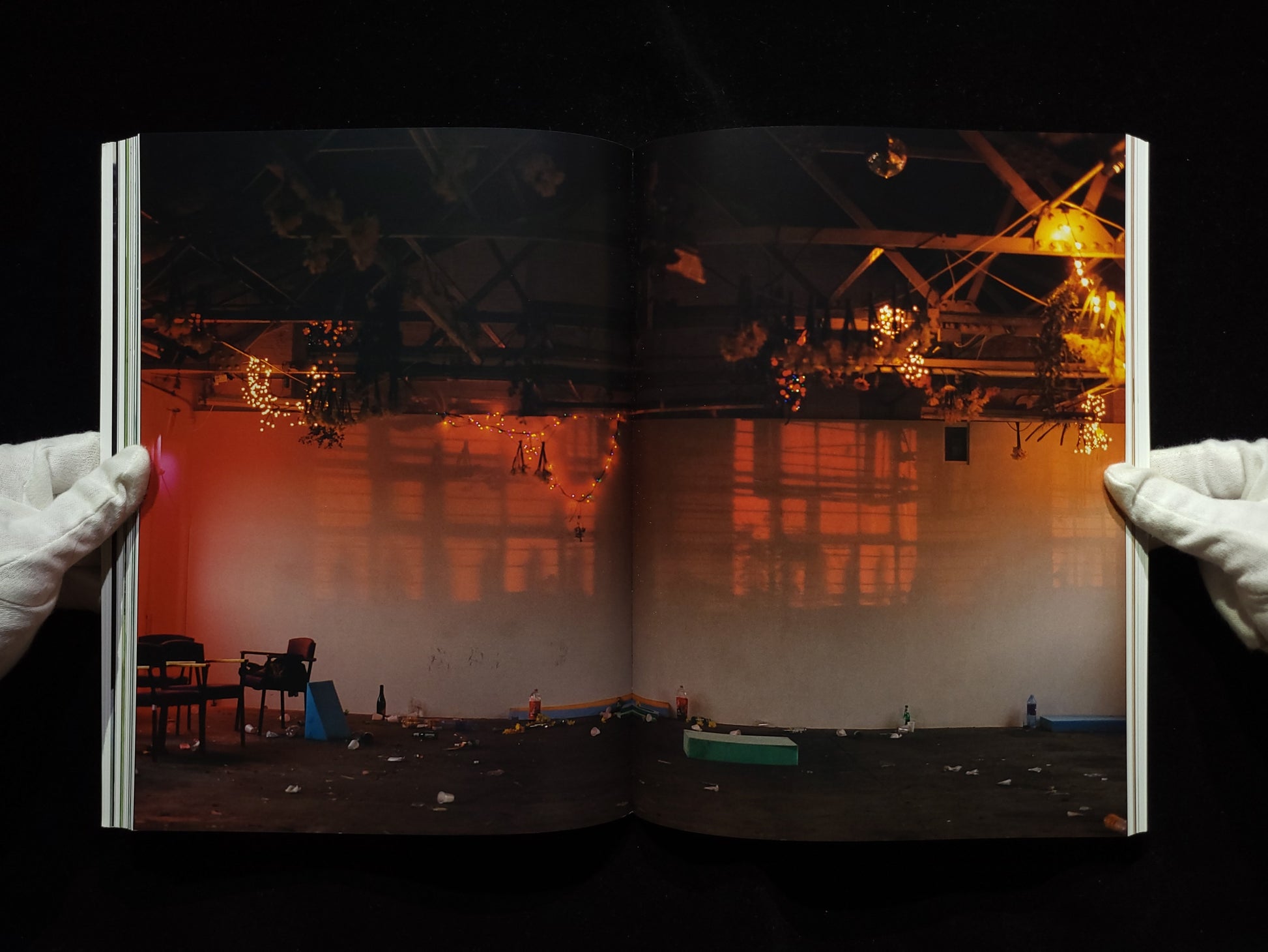 Truth Study Center / Wolfgang Tillmans